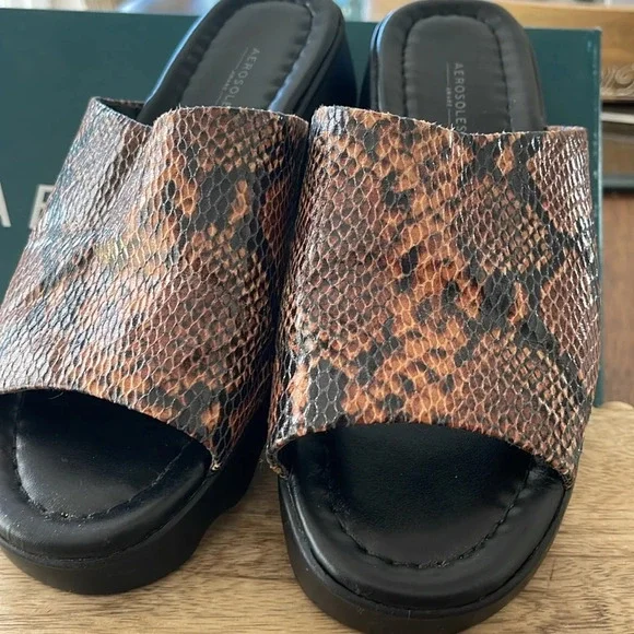 Aerosoles Women's Wanza Wedge Sandal brown black snake print size 6.5 - Picture 7 of 16